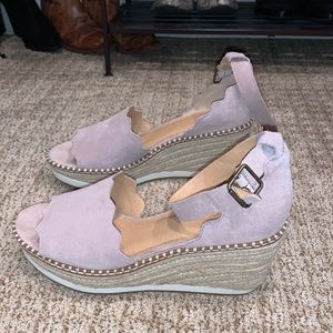 Crown Vintage Wedges size 10. Suede like material. Muted pink/purple color